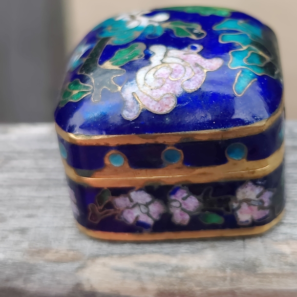 Vintage Cloisonne Trinket Box - Picture 2 of 5